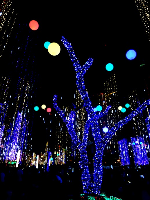 ayala triangle gardens light and sound show 2