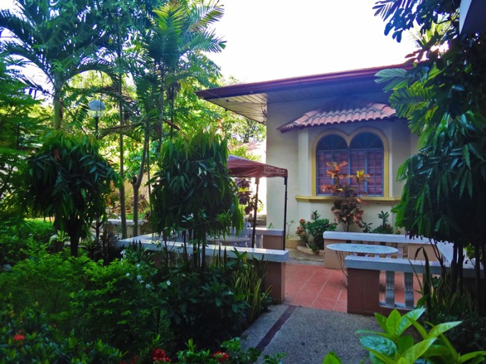 President Hotel, garden, courtyard, former Fidel Ramos house
