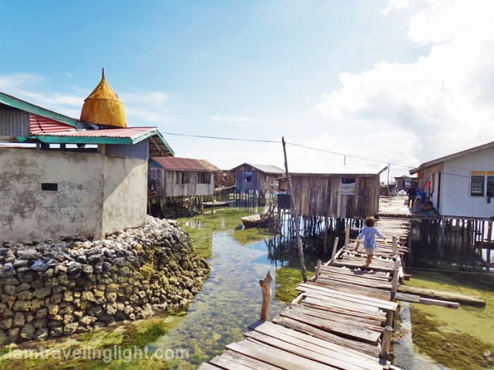 stilt houses, floating village, Tandu Owak, Sibutu, Tawi-tawi, Philippines
