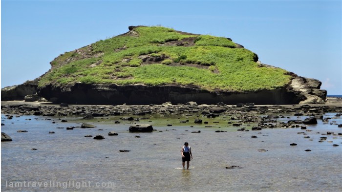 Biri Island, Magasang Rock Formation, Northern Samar.jpg