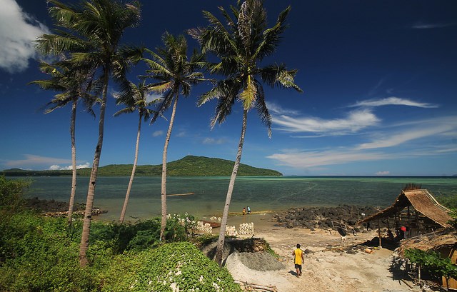 palawan-cuyo-island-fort-ruins-barangay-lubuan-with-view-of-mt-bonbon-by-eazytraveler-net