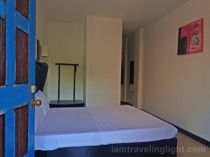 11 budget, private room, queen bed, Mad Monkey Hostel, Boracay, Bolabog Beach.jpg