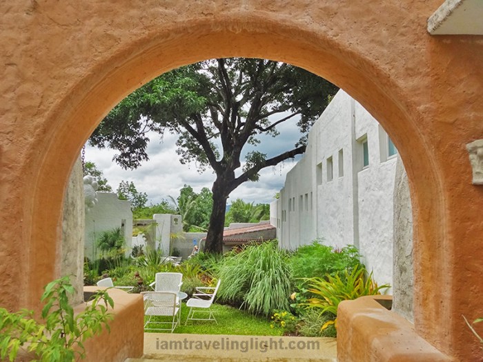 Pinto Art Museum, art gallery, painting, Antipolo, Rizal, nature and architecture combination, arch, arched walkway leading to garden