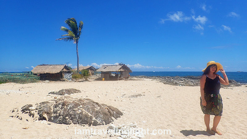 My friend Pau posing a photo in Pulupandan